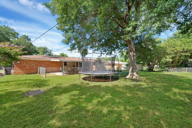 6800 Hightower Street, Fort Worth, TX 76112