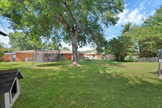 6800 Hightower Street, Fort Worth, TX 76112