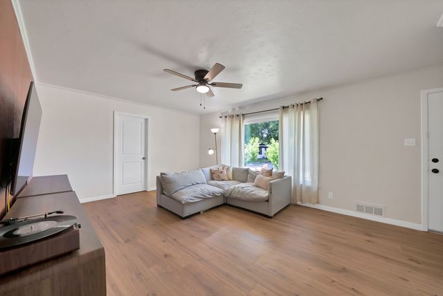 6800 Hightower Street, Fort Worth, TX 76112