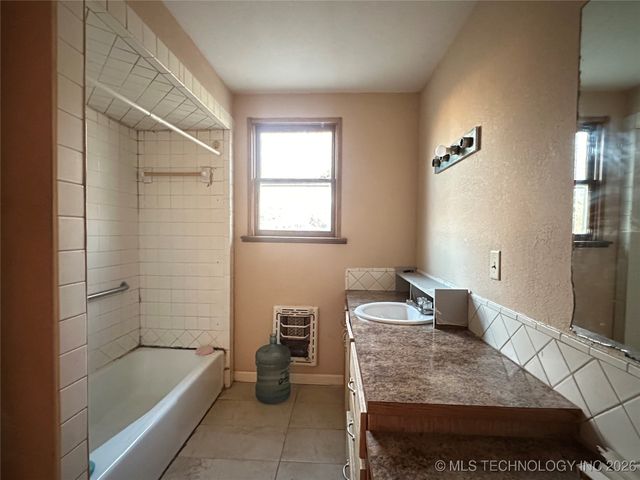 1002 E 3rd Street, Okmulgee, OK 74447