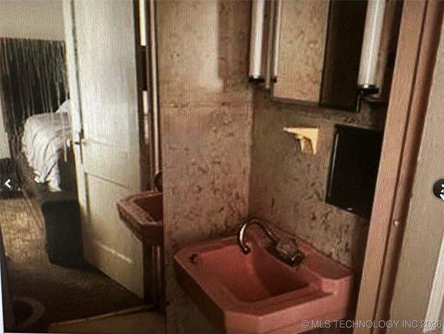 1002 E 3rd Street, Okmulgee, OK 74447