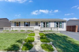 216 Hayes Avenue, Romeoville, IL 60446