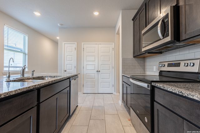 10110 Jardin Verde, San Antonio, TX 78224