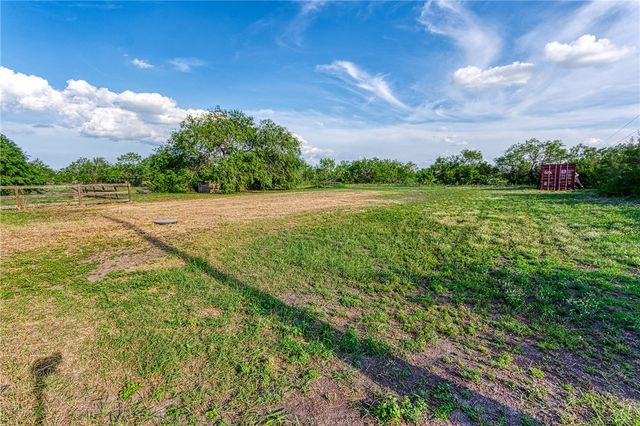 1582 W Fm 738, Orange Grove, TX 78372