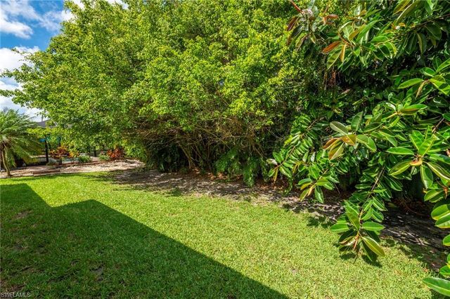441 Countryside DR, Naples, FL 34104
