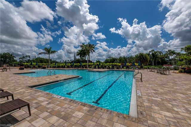 441 Countryside DR, Naples, FL 34104