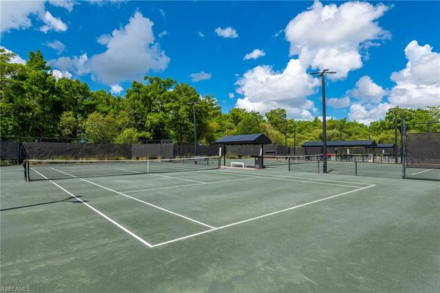 441 Countryside DR, Naples, FL 34104