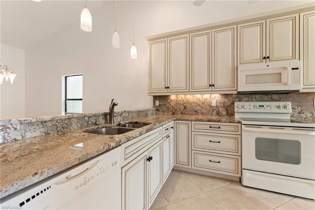 441 Countryside DR, Naples, FL 34104