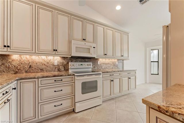 441 Countryside DR, Naples, FL 34104