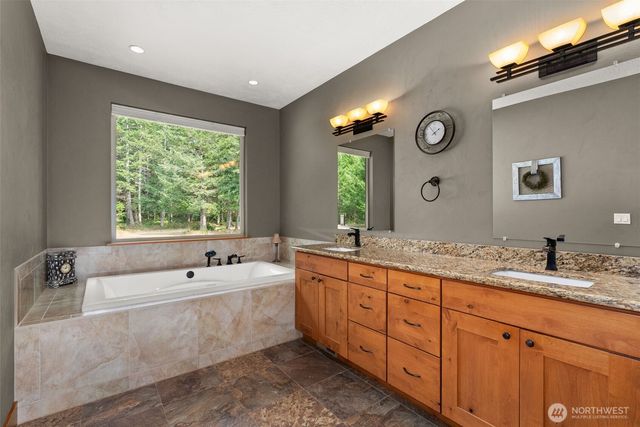 4780 E Brockdale Road, Shelton, WA 98584