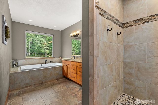 4780 E Brockdale Road, Shelton, WA 98584