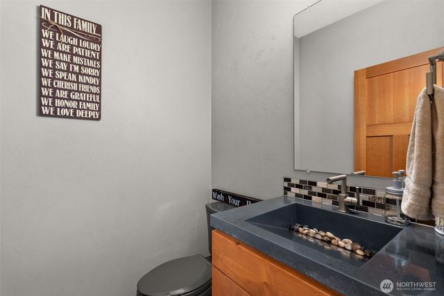 4780 E Brockdale Road, Shelton, WA 98584