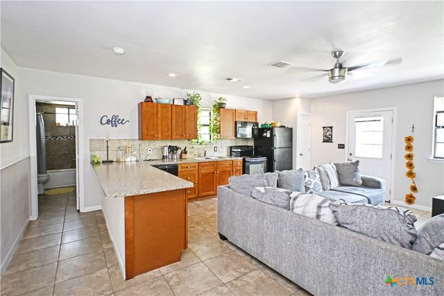 321 High Low Drive, New Braunfels, TX 78132