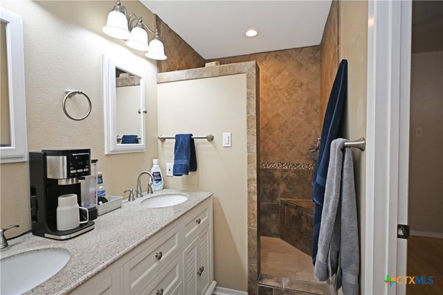 321 High Low Drive, New Braunfels, TX 78132