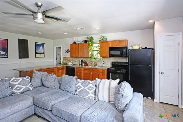 321 High Low Drive, New Braunfels, TX 78132