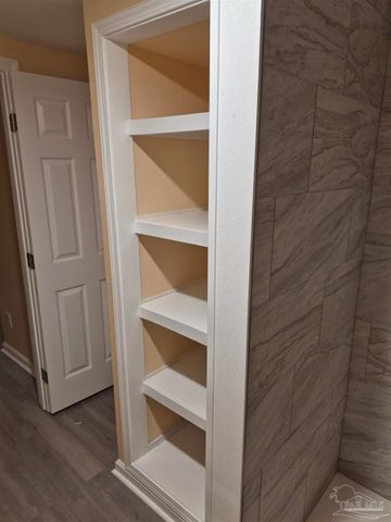 1800 N 58th Ave, Pensacola, FL 32506