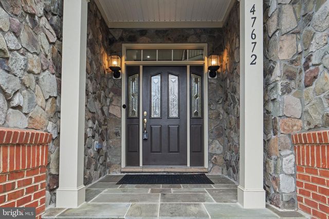47672 PAULSEN SQ, Sterling, VA 20165