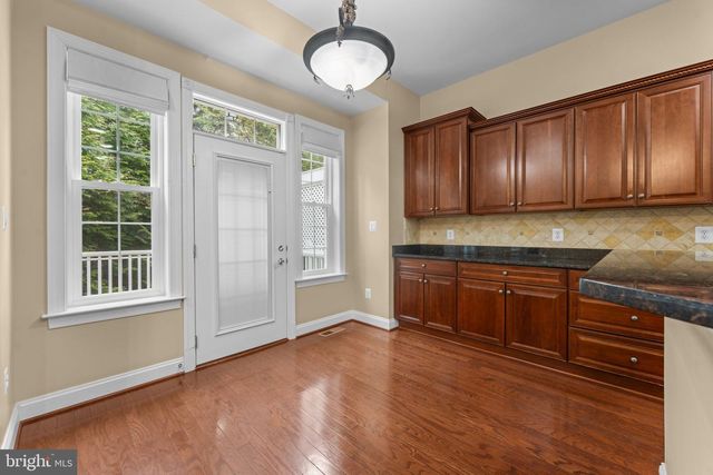 47672 PAULSEN SQ, Sterling, VA 20165