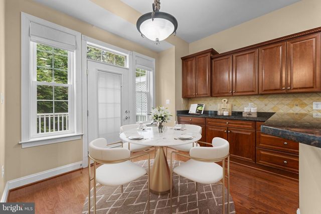 47672 PAULSEN SQ, Sterling, VA 20165