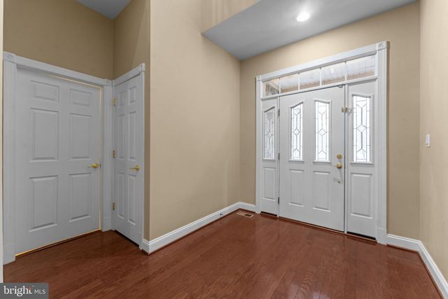 47672 PAULSEN SQ, Sterling, VA 20165