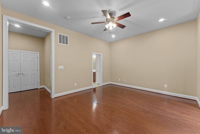 47672 PAULSEN SQ, Sterling, VA 20165