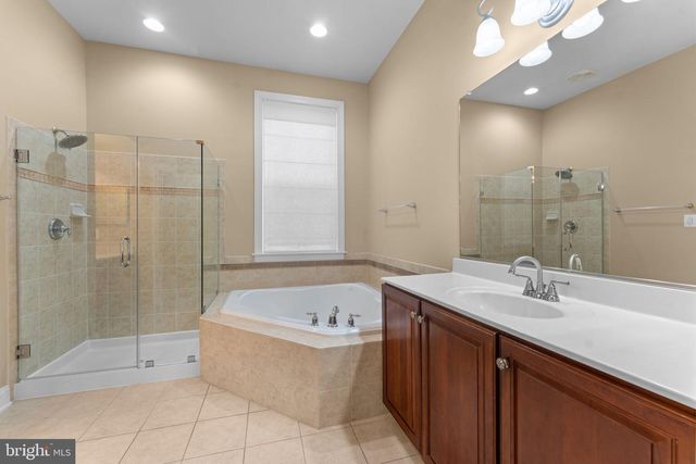 47672 PAULSEN SQ, Sterling, VA 20165