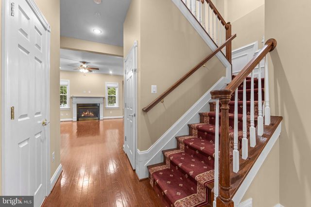 47672 PAULSEN SQ, Sterling, VA 20165
