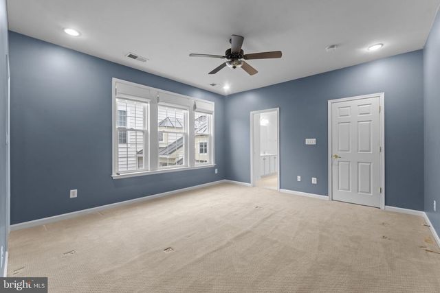 47672 PAULSEN SQ, Sterling, VA 20165