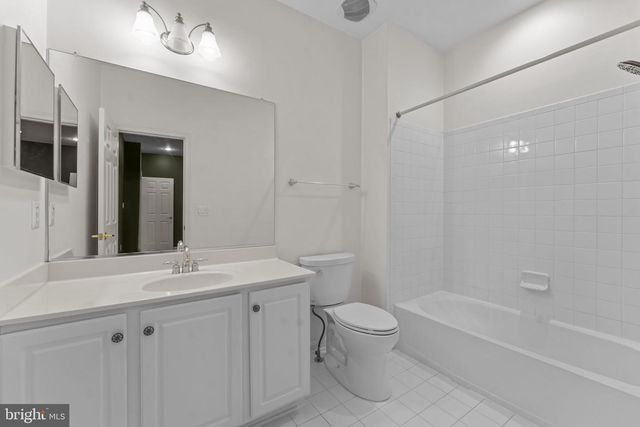 47672 PAULSEN SQ, Sterling, VA 20165