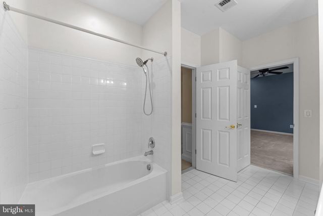 47672 PAULSEN SQ, Sterling, VA 20165