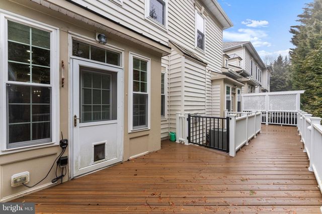 47672 PAULSEN SQ, Sterling, VA 20165