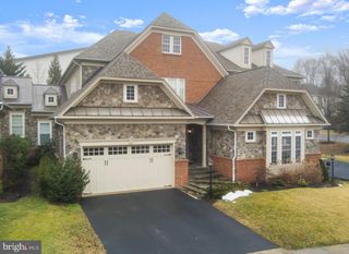 47672 PAULSEN SQ, Sterling, VA 20165