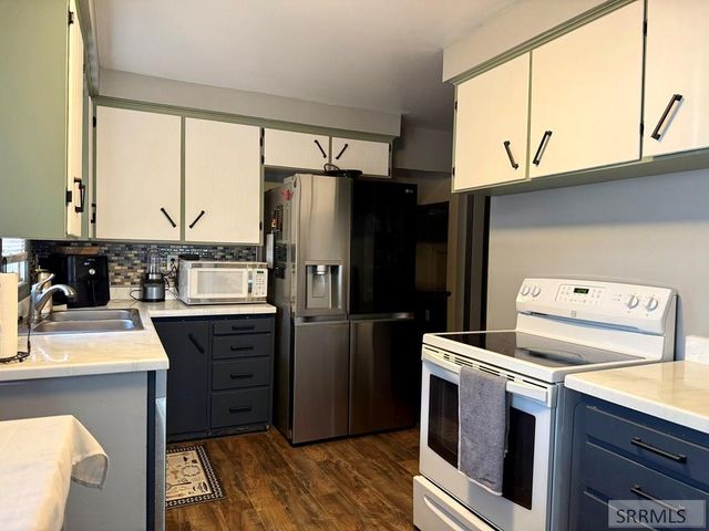 1099 Spratt Avenue, Idaho Falls, ID 83404