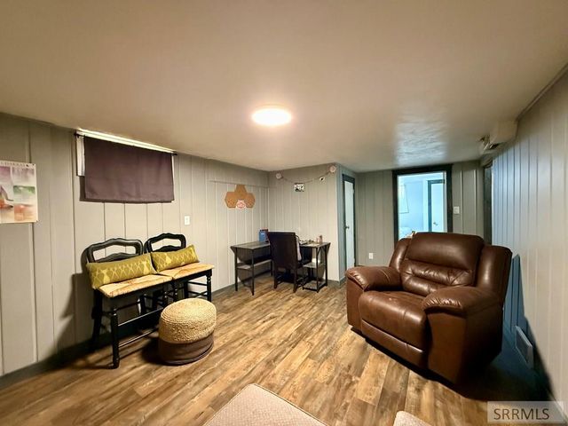 1099 Spratt Avenue, Idaho Falls, ID 83404