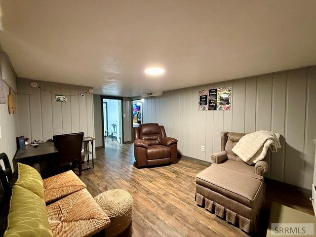 1099 Spratt Avenue, Idaho Falls, ID 83404