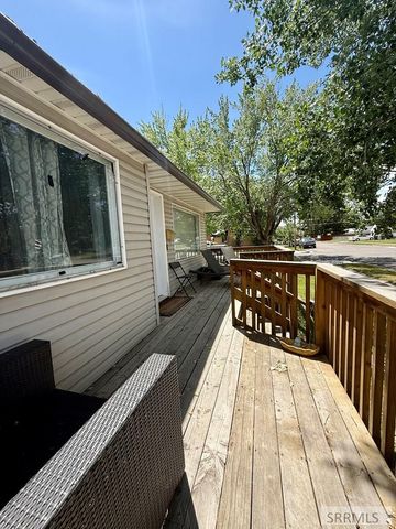 1099 Spratt Avenue, Idaho Falls, ID 83404