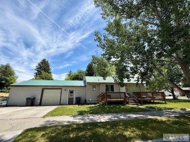 1099 Spratt Avenue, Idaho Falls, ID 83404