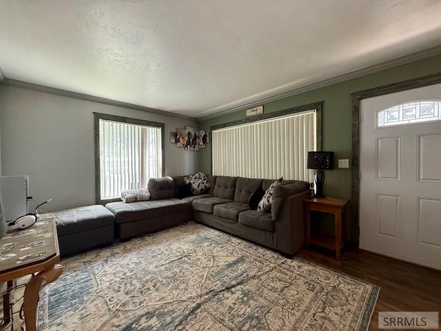 1099 Spratt Avenue, Idaho Falls, ID 83404