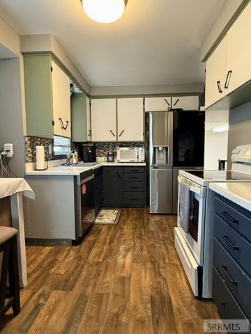 1099 Spratt Avenue, Idaho Falls, ID 83404