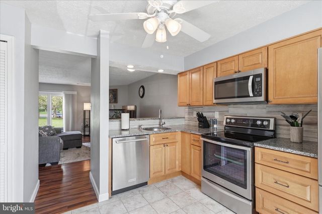 1004 WYTHE CT NE, Leesburg, VA 20176