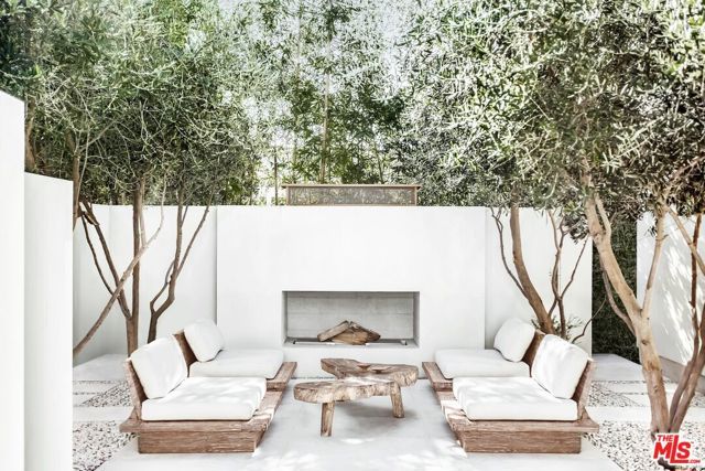 3539 Beverly Ridge Drive, Sherman Oaks, CA 91423