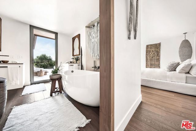 3539 Beverly Ridge Drive, Sherman Oaks, CA 91423