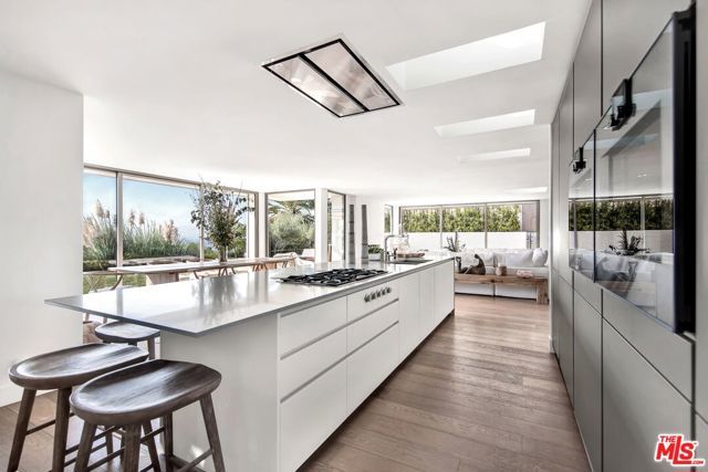 3539 Beverly Ridge Drive, Sherman Oaks, CA 91423