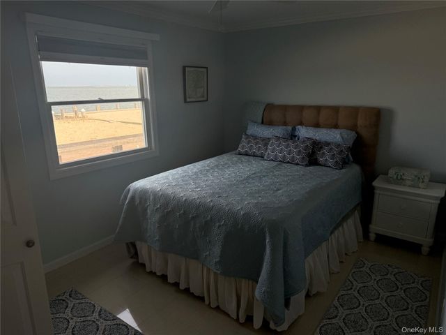 25 Shinnecock Road, East Quogue, NY 11942