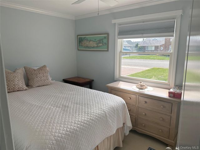 25 Shinnecock Road, East Quogue, NY 11942