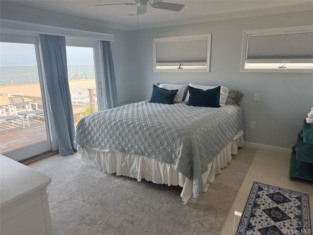 25 Shinnecock Road, East Quogue, NY 11942