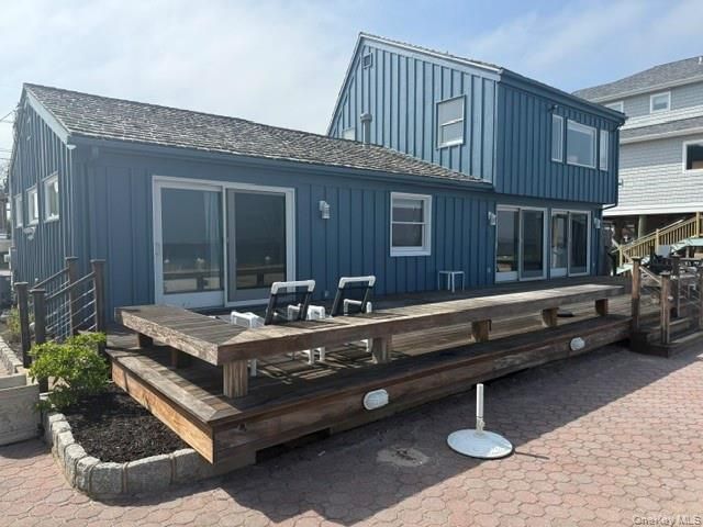 25 Shinnecock Road, East Quogue, NY 11942