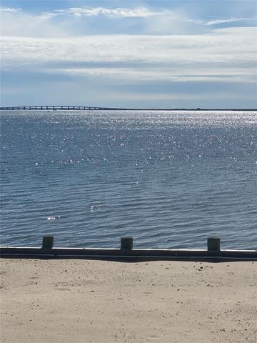 25 Shinnecock Road, East Quogue, NY 11942