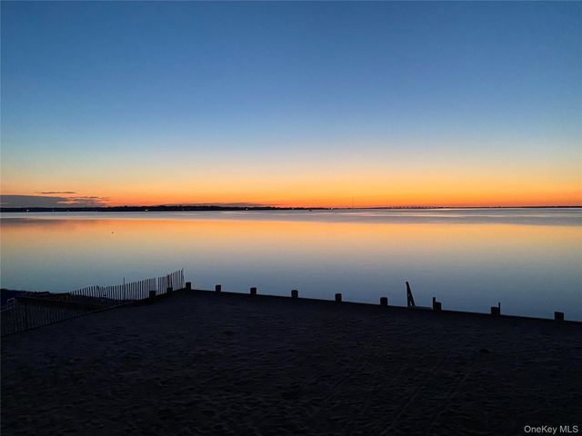 25 Shinnecock Road, East Quogue, NY 11942