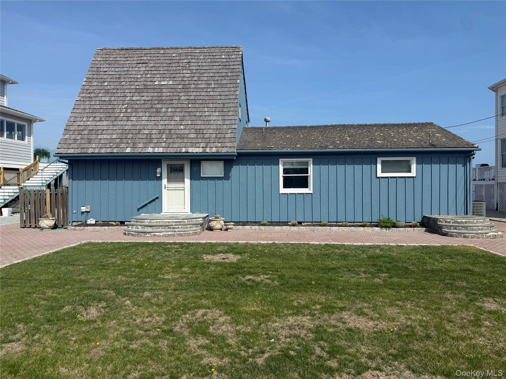 25 Shinnecock Road, East Quogue, NY 11942